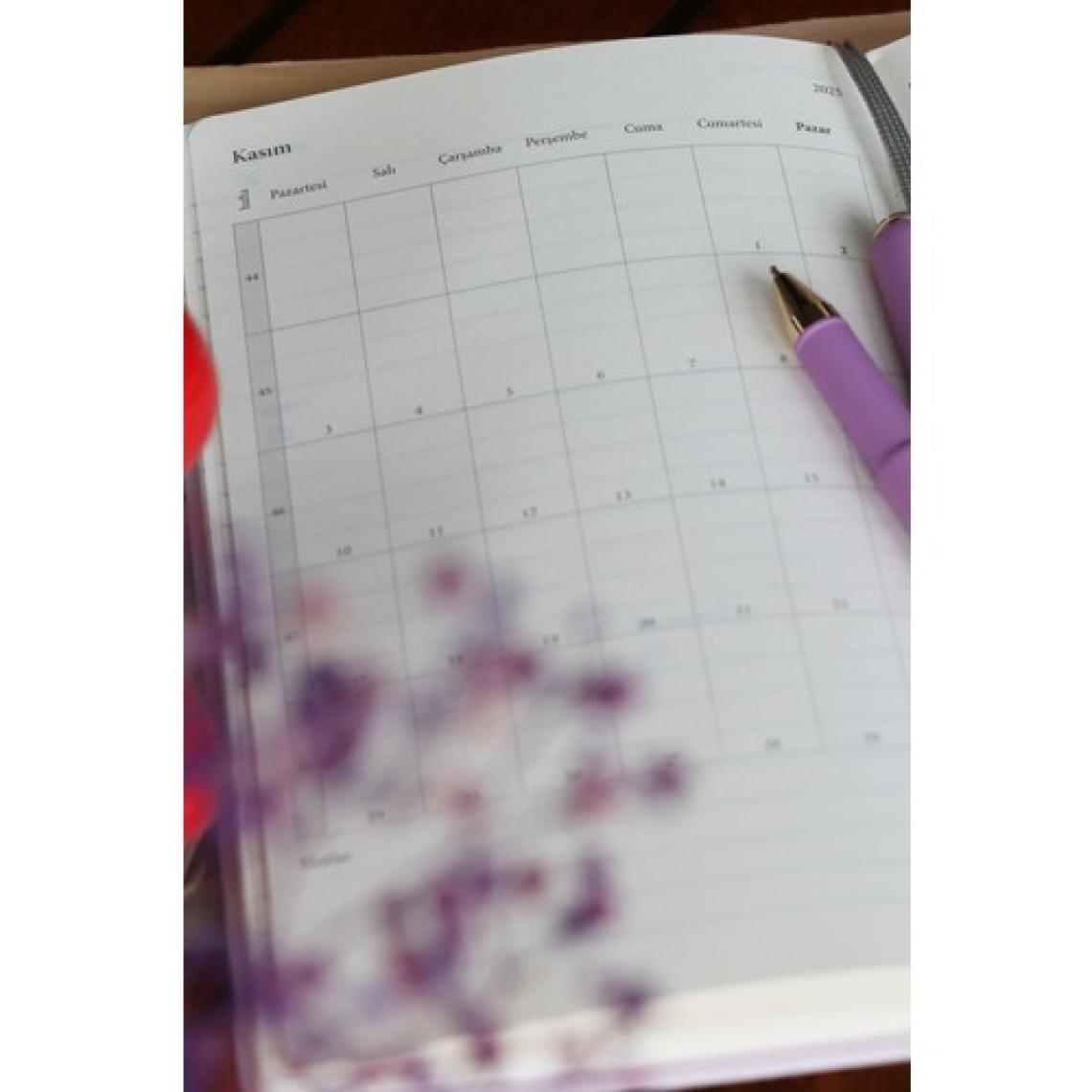 Victoria's Journals Classic 2025 Haftalık Ajanda 13X21 cm Sert Kapak