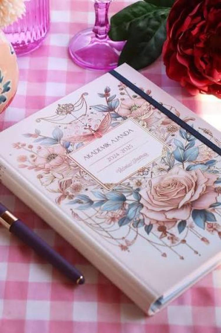 Victoria's Journals Gizli Spiralli Akademik Ajanda 2024-2025 Lastikli 17X23 cm 100 Gram 192 Sayfa 124-1259