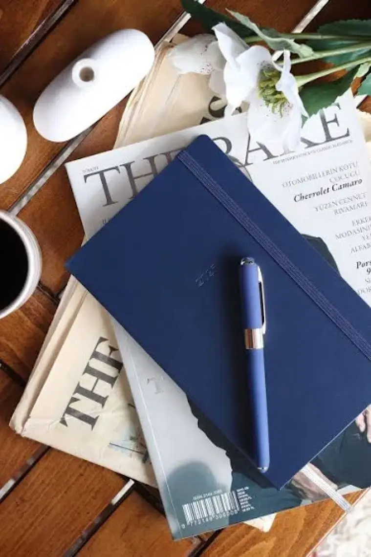 Victoria's Journals Classic 2025 Haftalık Ajanda 13X21 cm Sert Kapak
