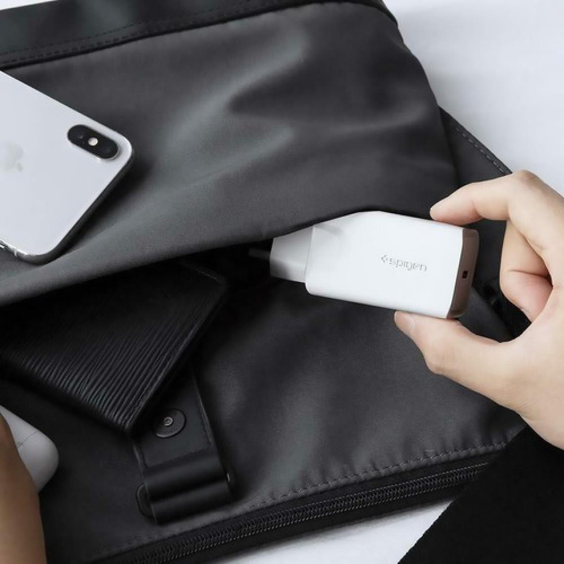 Spigen SteadiBoost 27W Hızlı Şarj Cihazı USB-C PD 3.0 (Power Delivery) iPhone Android ile Uyumlu Şarj Adaptörü F210 - 000CA26477