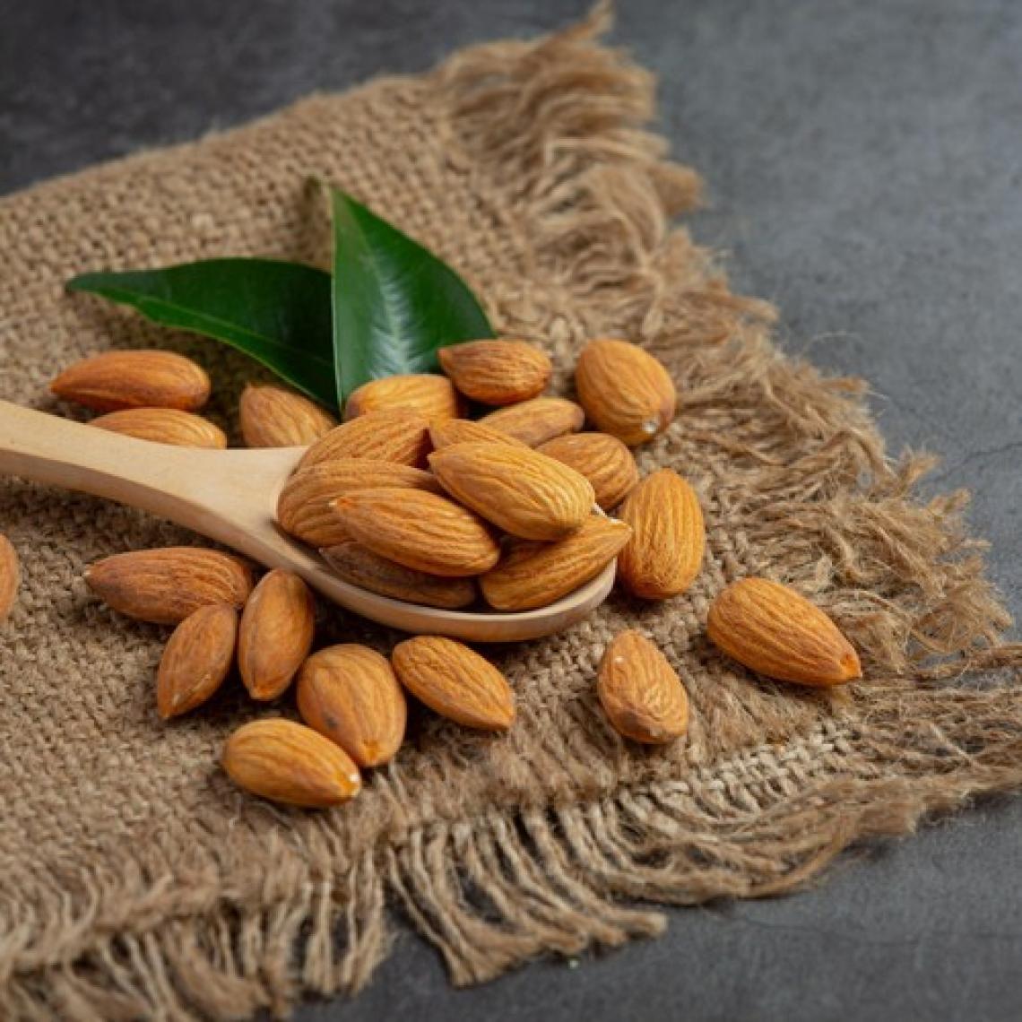 Janti Gurme Yerli Çiğ Badem İçi  1 Kg
