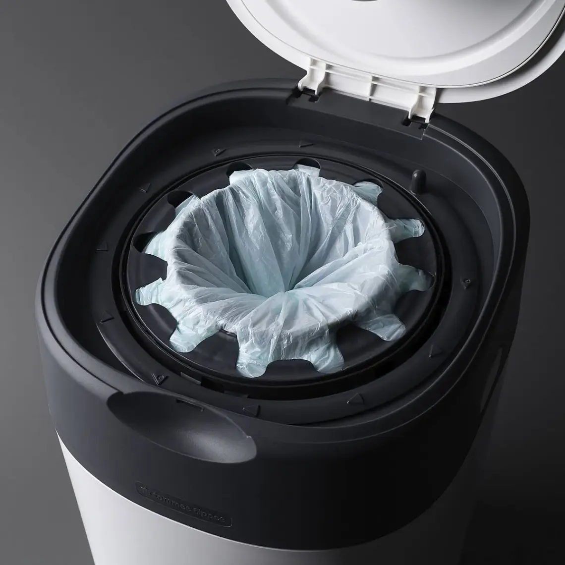 Tommee Tippee Twist&click Bebek Bezi Çöp Kovası Sistemi + 6'lı Kartuş Çöp Poşeti