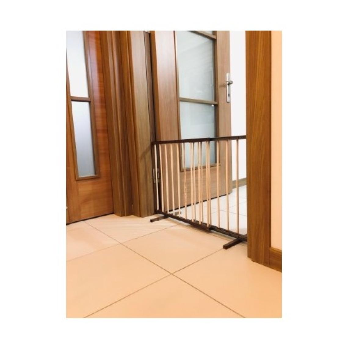 Kapı Önü Ahşap Köpek Çiti Ayarlanabilir