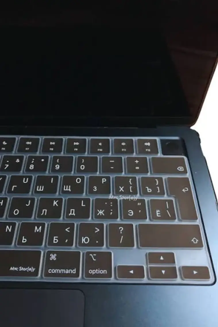 McStorey Rusça Klavye Macbook Air-Pro Koruyucu (Touchbarsız) A2681 A3113, A2941 A3114, A2442 A2779 A2992 A2918, A2485 A2780 A2991 ile Uyumlu