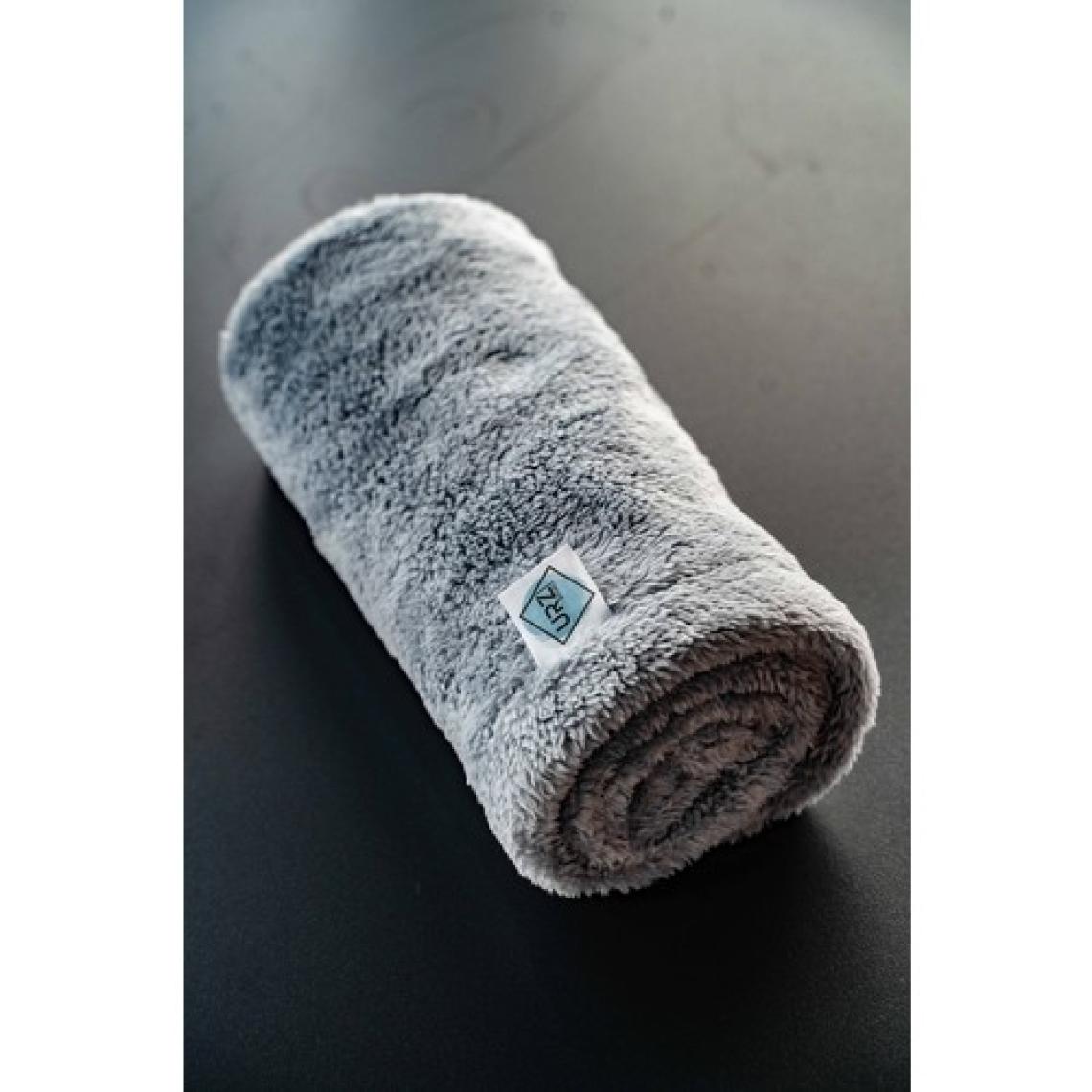 Urz Store Kedi ve Köpek Battaniyesi Welsoft Peluş Yıkanabilir 5 Renk 3 Boy Seçenekli