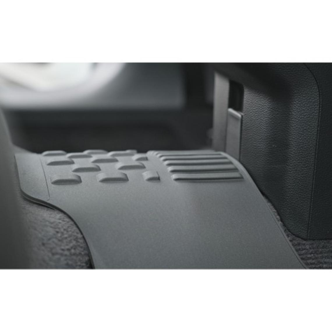 Sahler Volkswagen Passat B8-B8.5 2015-2023  4.5D Havuzlu Paspas Siyah