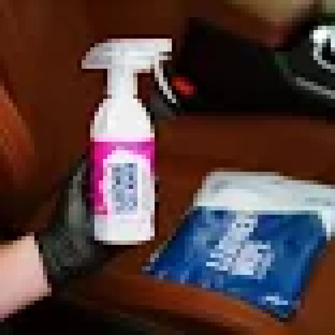 Gyeon Q²m Leathercleaner Strong Güçlü Deri Temizleyici - 500 ml -Mat Görünüm Deri Koltuk Temizleme