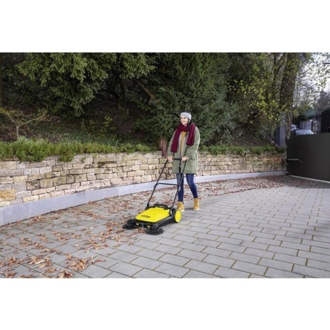 Karcher S 4 Mekanik Dış Alan Süpürücü 20 lt