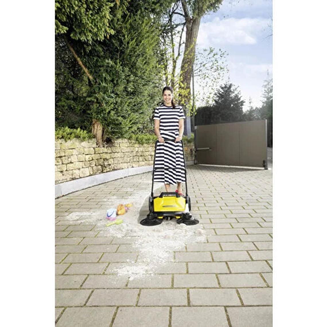 Karcher S 4 Mekanik Dış Alan Süpürücü 20 lt