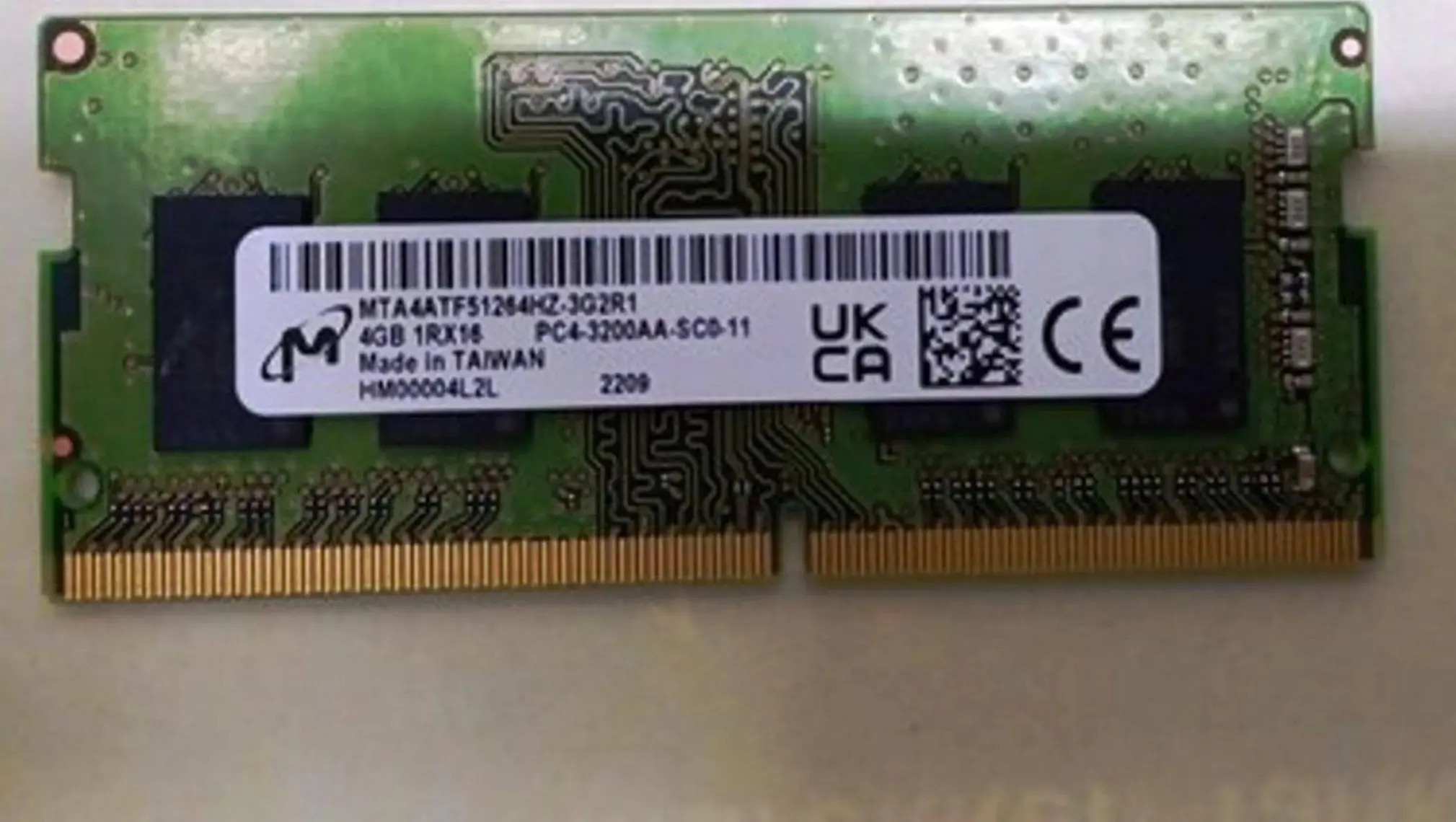 Micron 4GB 3200MHz DDR4 Ram MTA4ATF51264HZ-3G2J1