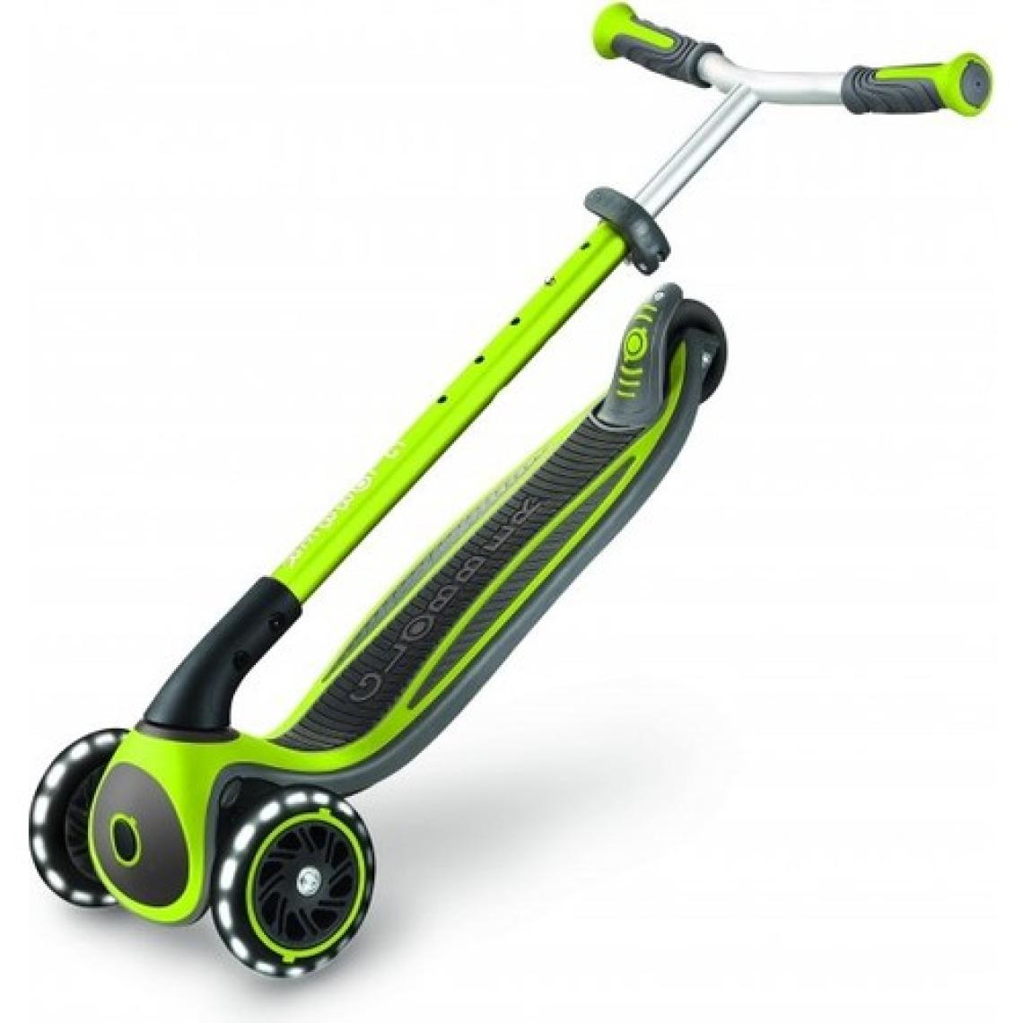 Globber Master Yeşil 3 Tekerlekli Işıklı Çocuk Scooter