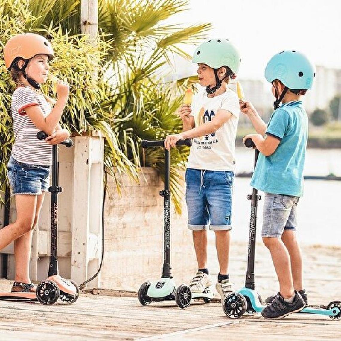 Scoot And Ride Highwaykick 3 Tekerlekli Turkuaz LED Işıklı Çocuk Scooter