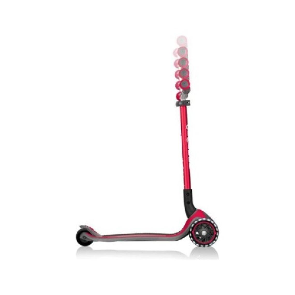 Globber Master Kırmızı 3 Tekerlekli Işıklı Çocuk Scooter