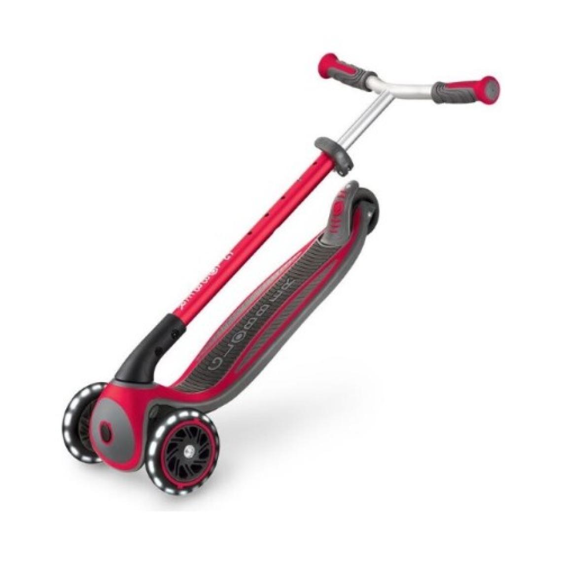 Globber Master Kırmızı 3 Tekerlekli Işıklı Çocuk Scooter