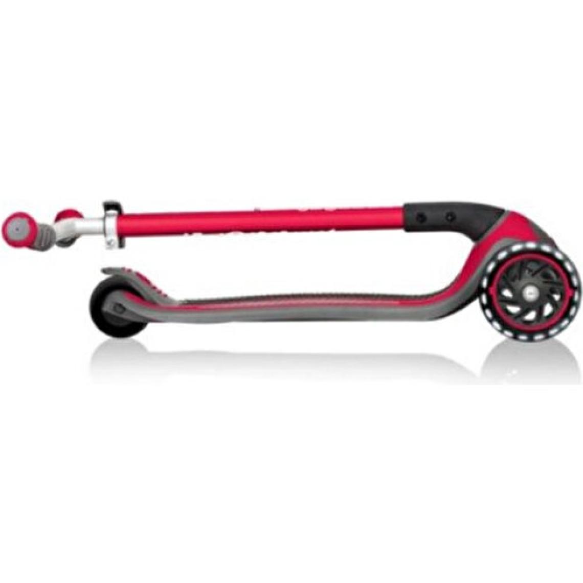Globber Master Kırmızı 3 Tekerlekli Işıklı Çocuk Scooter