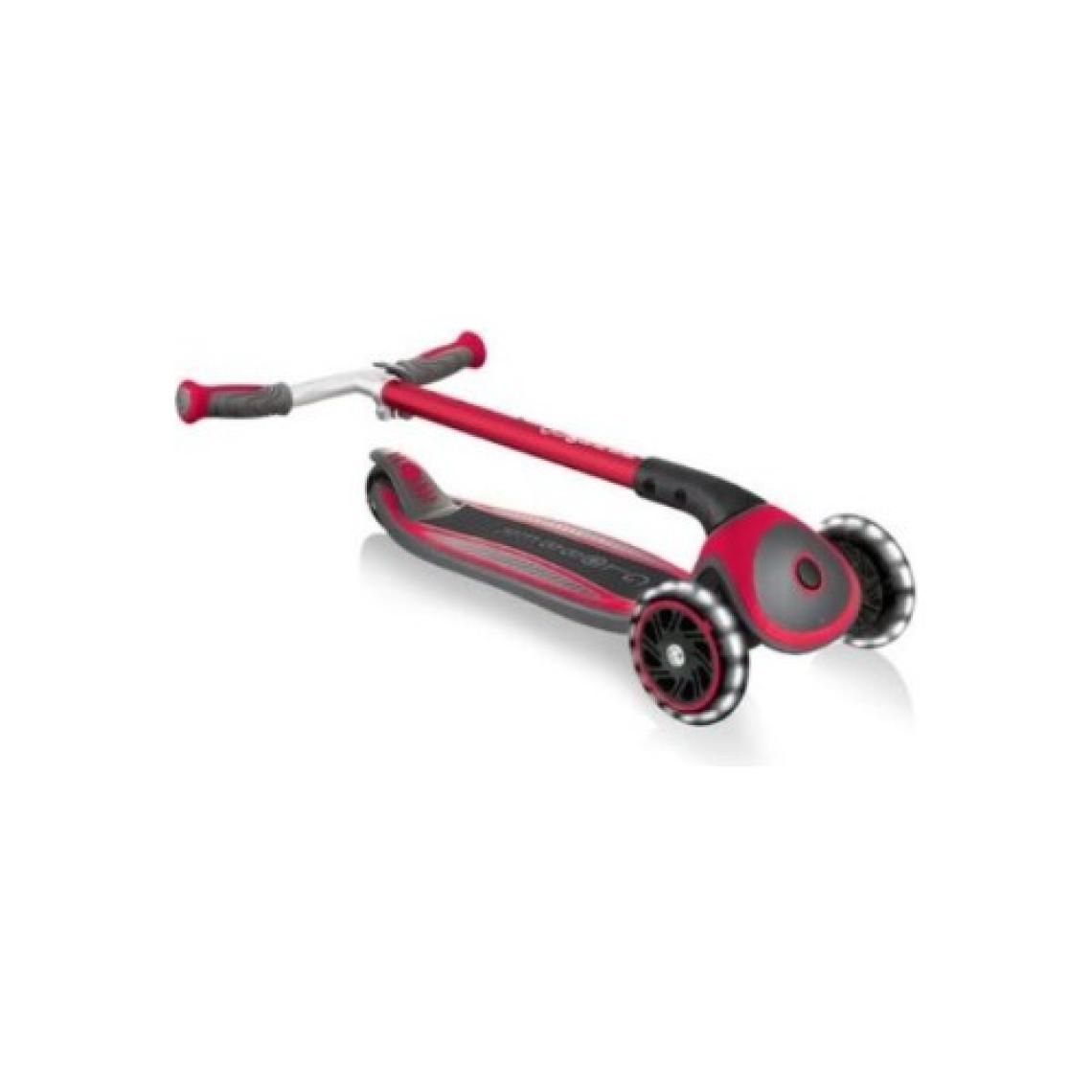 Globber Master Kırmızı 3 Tekerlekli Işıklı Çocuk Scooter