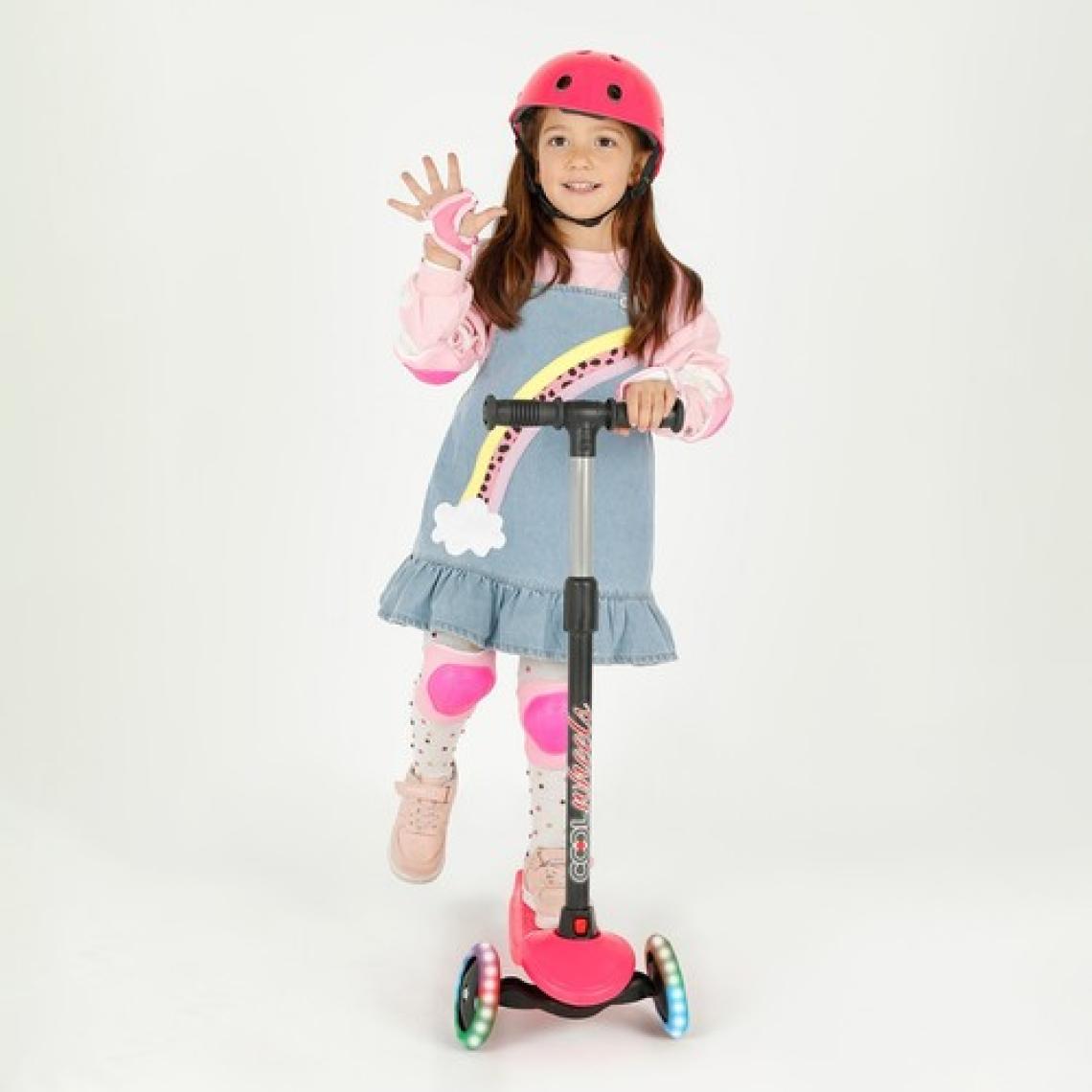 Cool Wheels Star Işıklı 3 Tekerlekli Çocuk Scooter