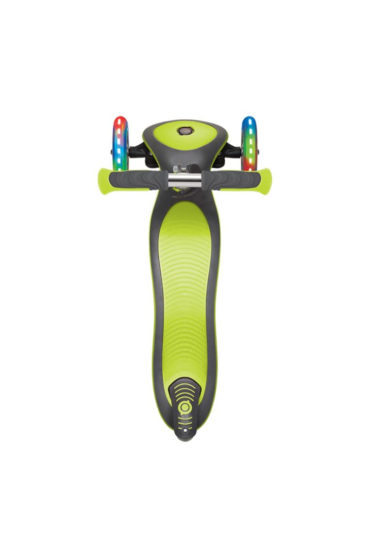 Globber Elite Deluxe Yeşil 3 Tekerlekli Işıklı Çocuk Scooter
