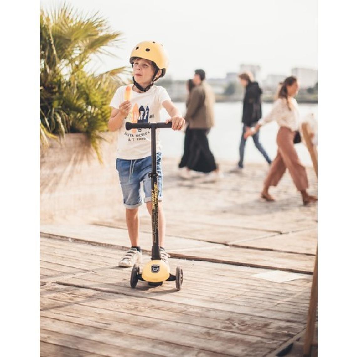 Scoot And Ride Highwaykick 3 Tekerlekli Sarı LED Işıklı Çocuk Scooter
