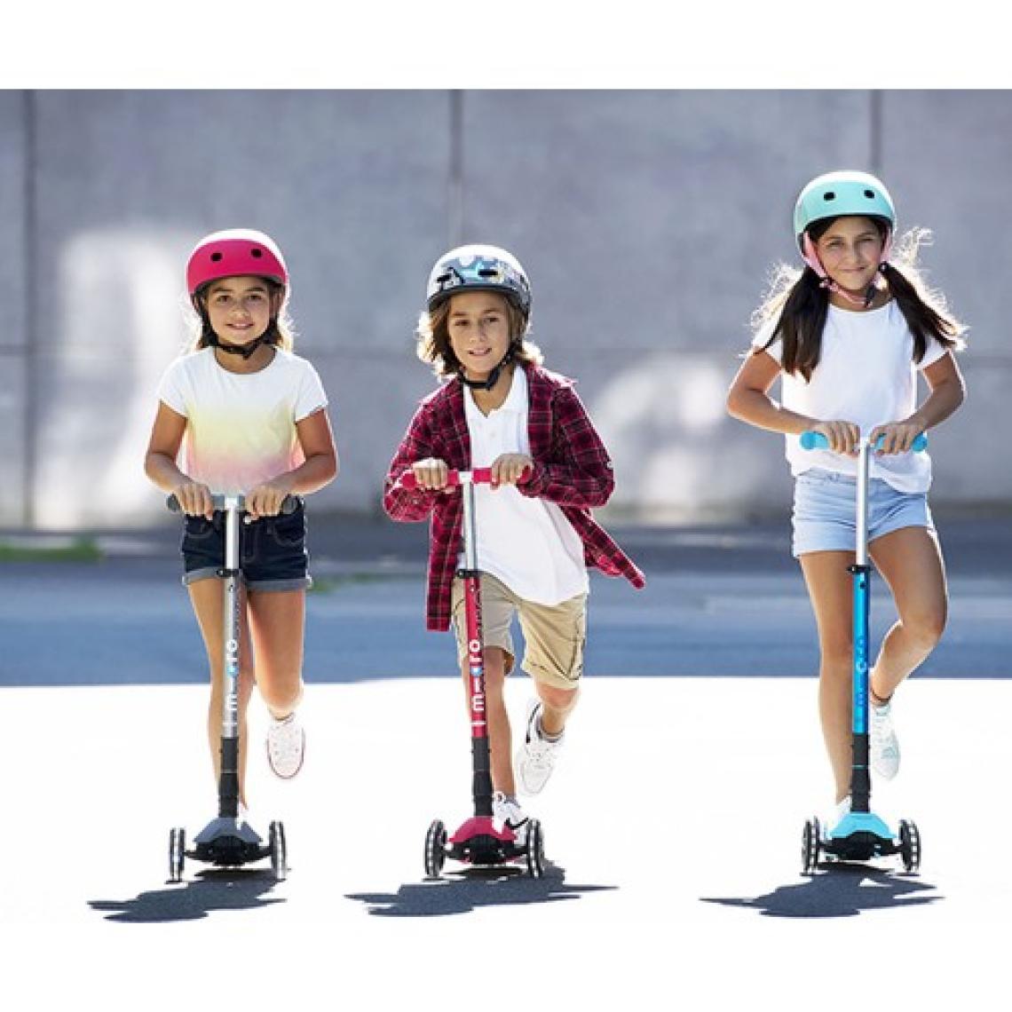 Maxi Micro Deluxe Foldable Purple (Led) Çocuk Mor Scooter MCR.MMD100