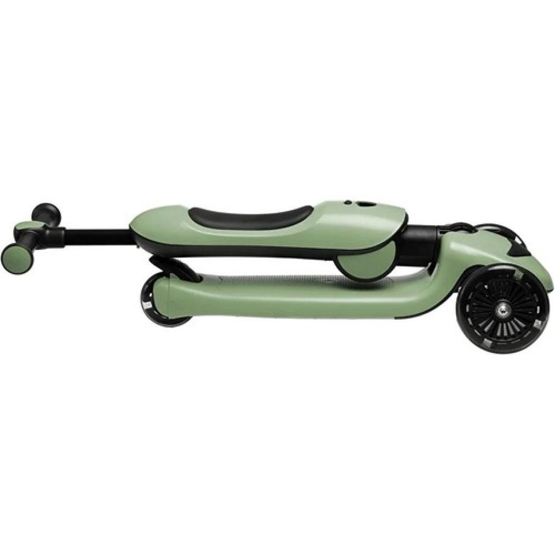 Baby Toys Funride Oturmalı, Tekerlekleri Işıklı Scooter Mint Yeşili