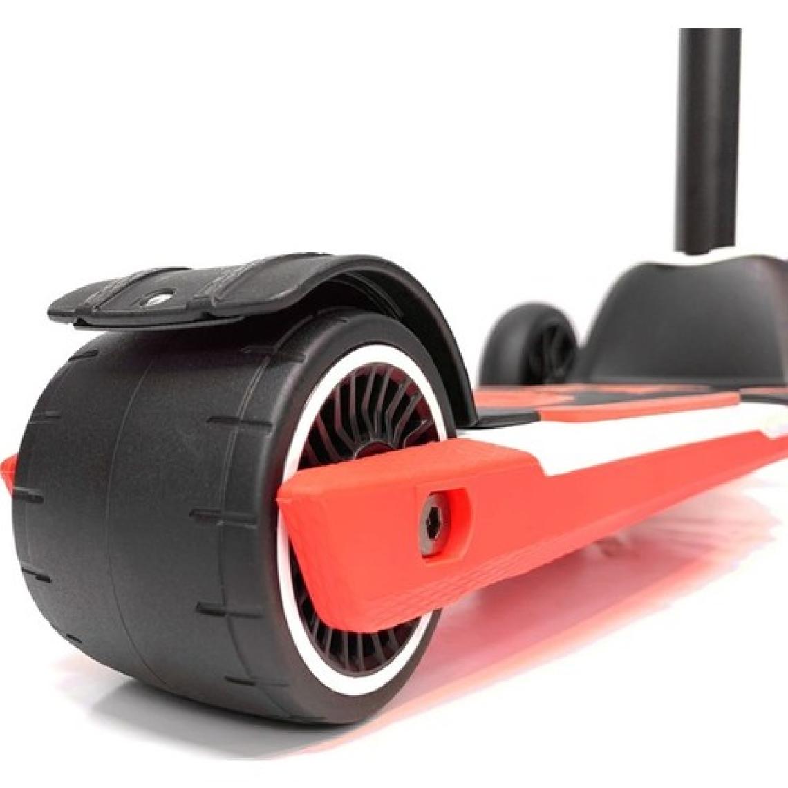 Scoot And Ride Hi̇ghwayki̇ck 5 Red Lamborghini Scooter