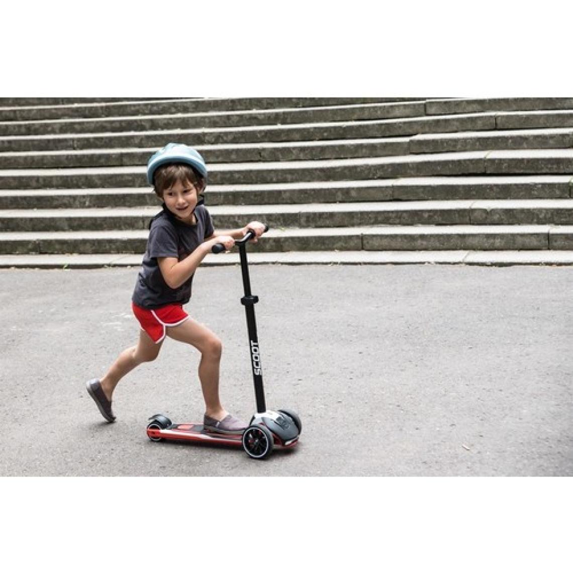 Scoot And Ride Hi̇ghwayki̇ck 5 Red Lamborghini Scooter