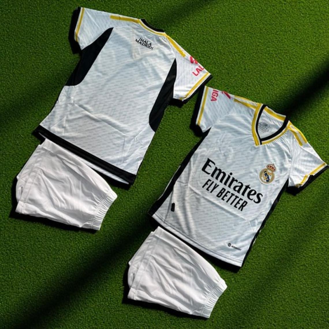 Bite Nose Özel Tasarım Isme Özel Yazdırma Real Madrid Yeni Sezon 2022/23 Beyaz Şortlu Tişört Forma