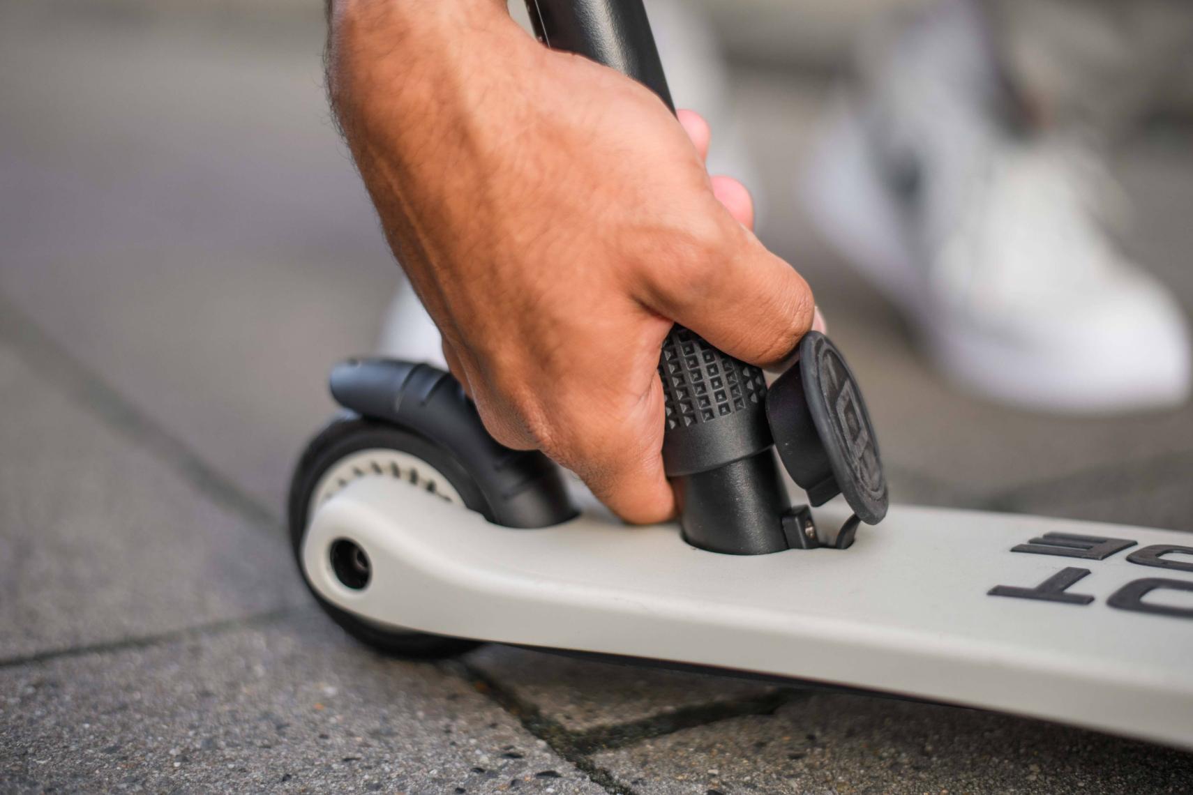 Scoot And Ride Push And Go Ebeveyn Kontrollü Çocuk Scooter Wildberry 240527-00069