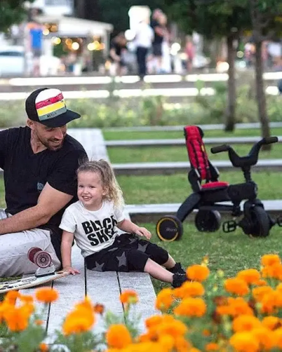 Doona Liki Trike Tek Parça Katlanır 3 Tekerlekli Bebek Bisikleti S3 - Flame Red