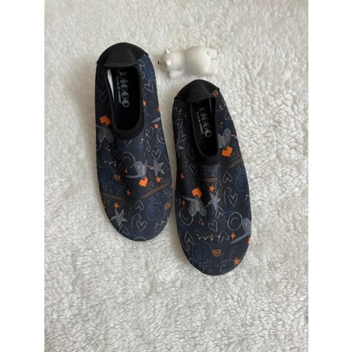 Diggo Çocuk Kaymaz Taban Deniz Havuz ve Plaj Ayakkabısı Kalın