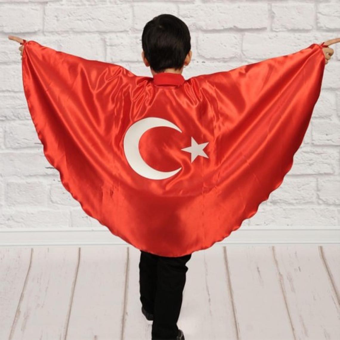 Özgüvenal Ay Yıldız Pelerin