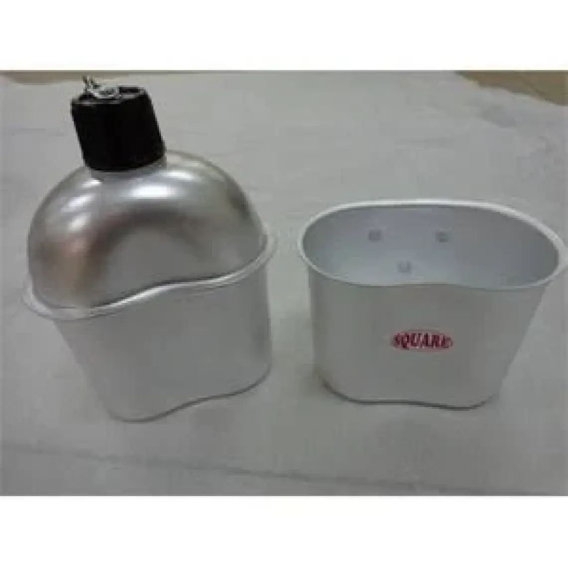 Square 930Cv Taslı Matara(Kamuflaj Kılıflı)