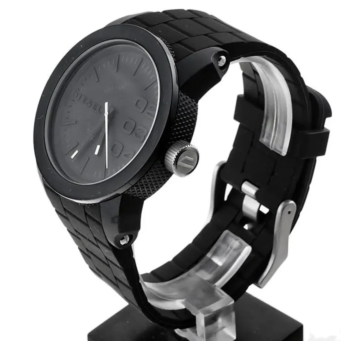 Diesel Erkek Spor Kol Saati - Quartz, Analog, Silikon Kordon, Çelik Kasa, Mineral Cam, 5 ATM Suya Dayanıklı