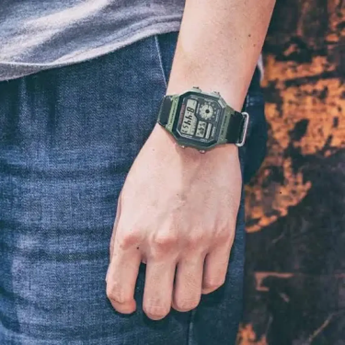 Casio AE-1200WHB-3BVDF Erkek Kol Saati