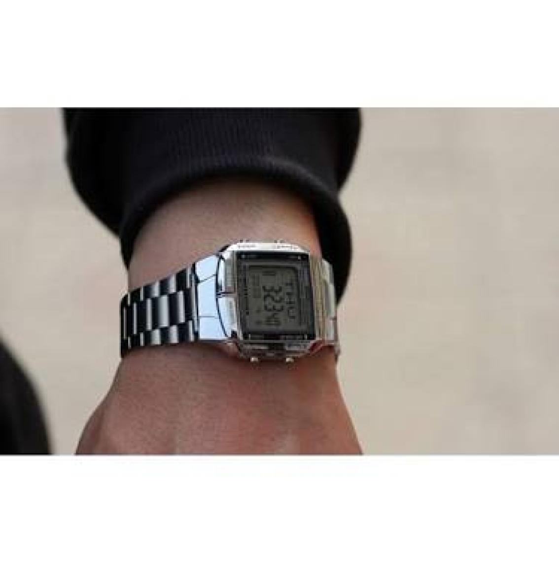 Casio Erkek Dijital Kol Saati – Alarm, Kronometre, Takvim, Çelik Kordon, Mineral Cam, 3 ATM Su Geçirmez, LED Aydınlatma