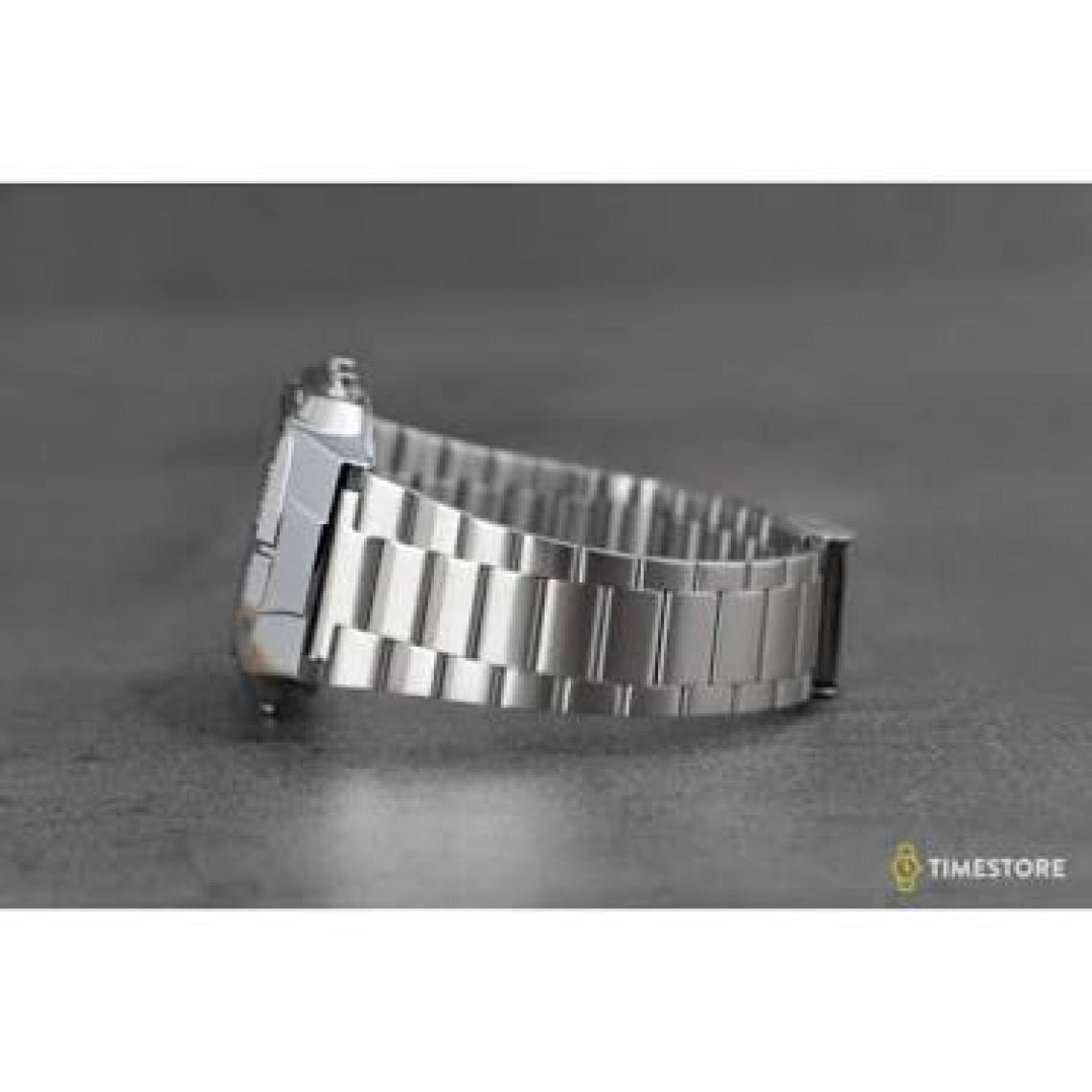 Casio Erkek Dijital Kol Saati – Alarm, Kronometre, Takvim, Çelik Kordon, Mineral Cam, 3 ATM Su Geçirmez, LED Aydınlatma