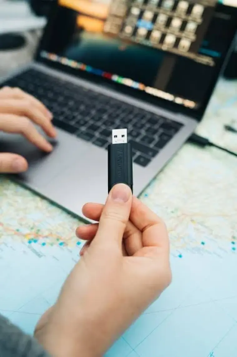 Verbatim 128GB Pinstripe USB 3.2 USB Bellek