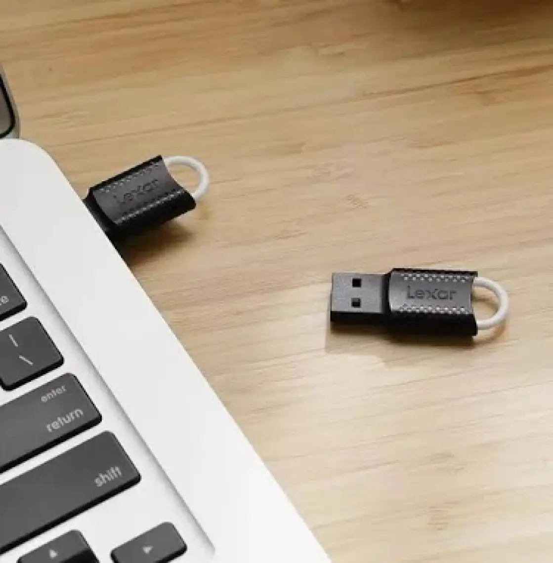 Lexar 128GB USB Flash Bellek V40