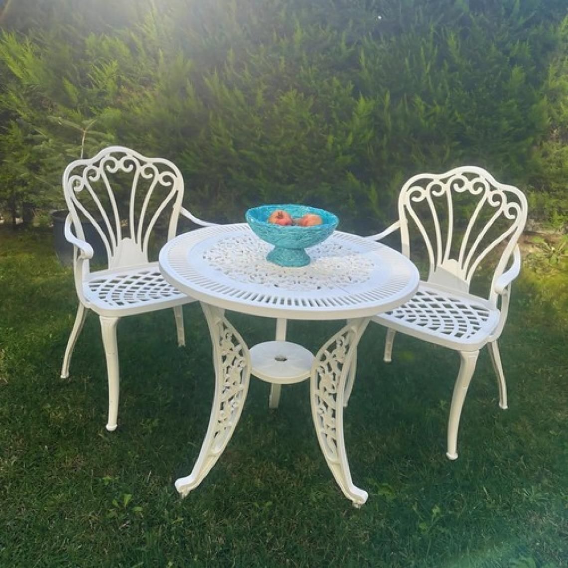 Ceritti Ferforje Görünümlü Plastik Masa Sandalye Takımı, 150 kg Taşıma Kapasiteli, 2 Yıl Garantili, Bahçe, Balkon ve Dış Mekan Kullanımına Uygun, 2 Kişilik Masa ve Sandalye Takımı
