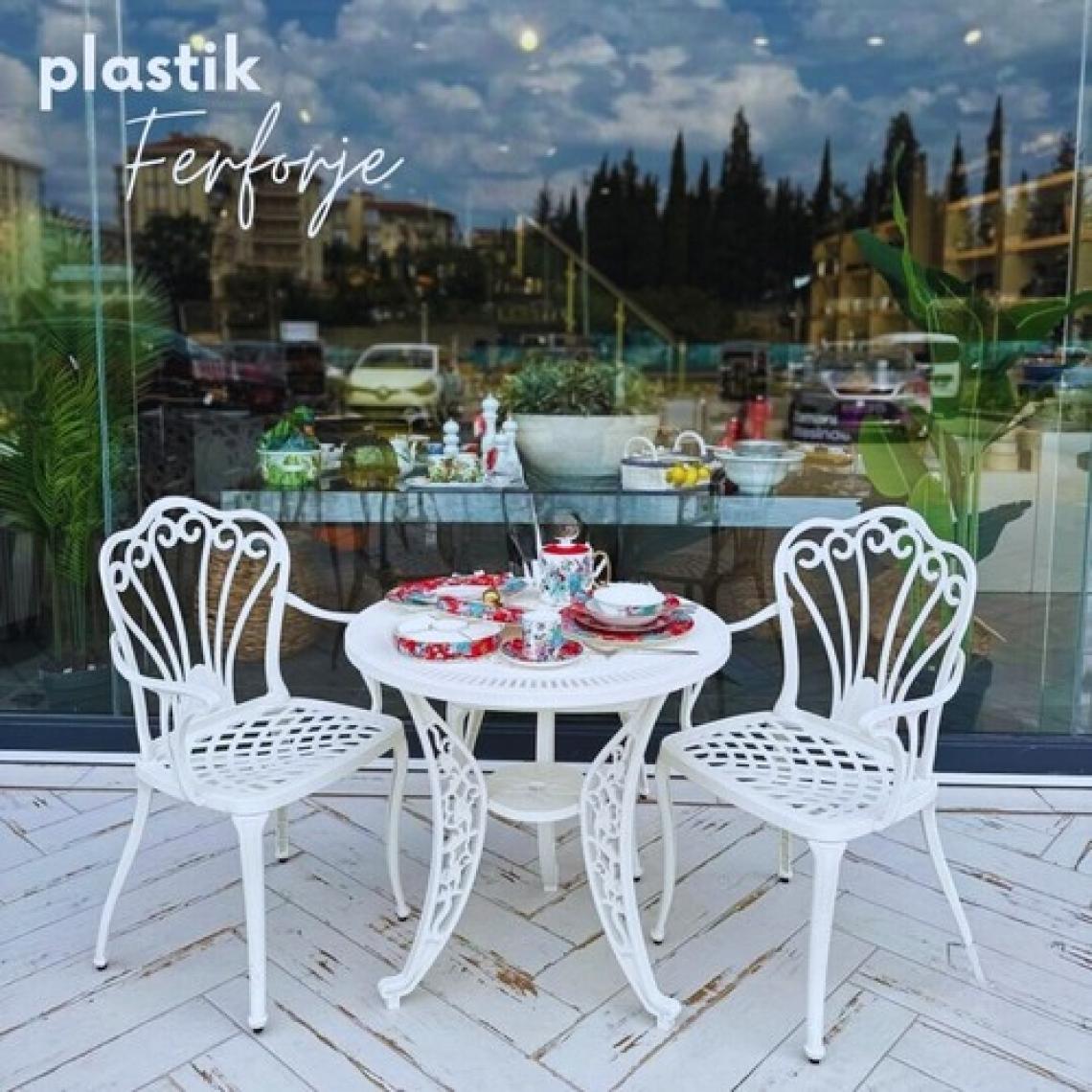 Ceritti Ferforje Görünümlü Plastik Masa Sandalye Takımı, 150 kg Taşıma Kapasiteli, 2 Yıl Garantili, Bahçe, Balkon ve Dış Mekan Kullanımına Uygun, 2 Kişilik Masa ve Sandalye Takımı