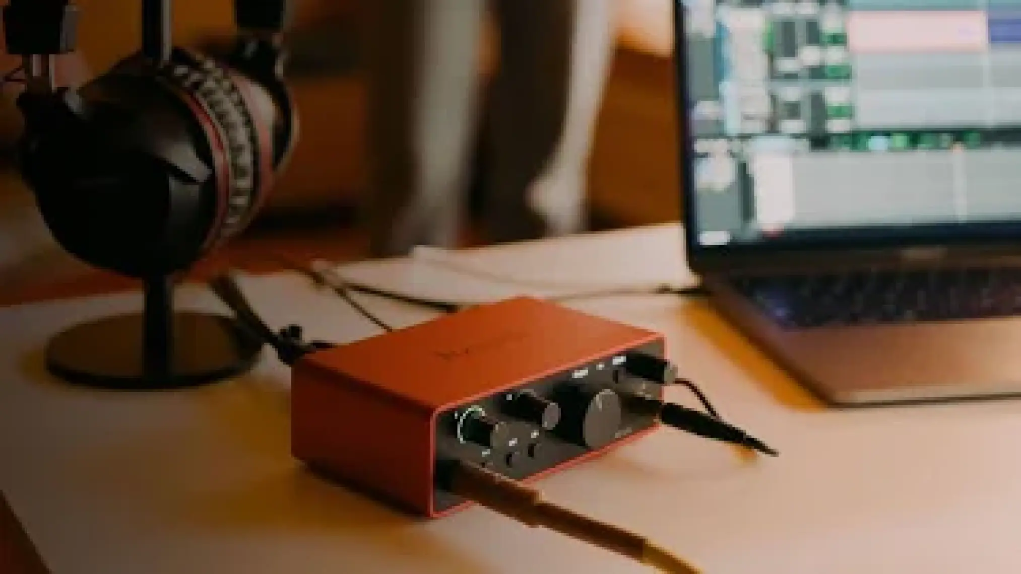 Focusrite Solo Studio Gen 4 Kayıt Paketi