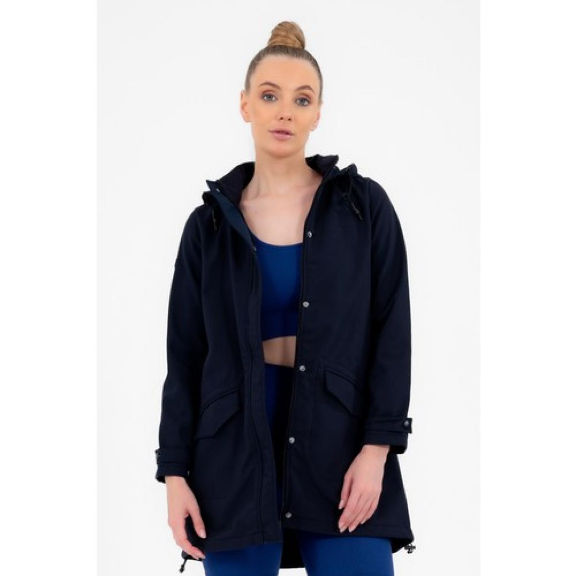 Escetic Lacivert Çıkarılabilir Kapüşonlu 2 Cepli Su Ve Rüzgar Geçirmez Kadın Softshell Mont 6331