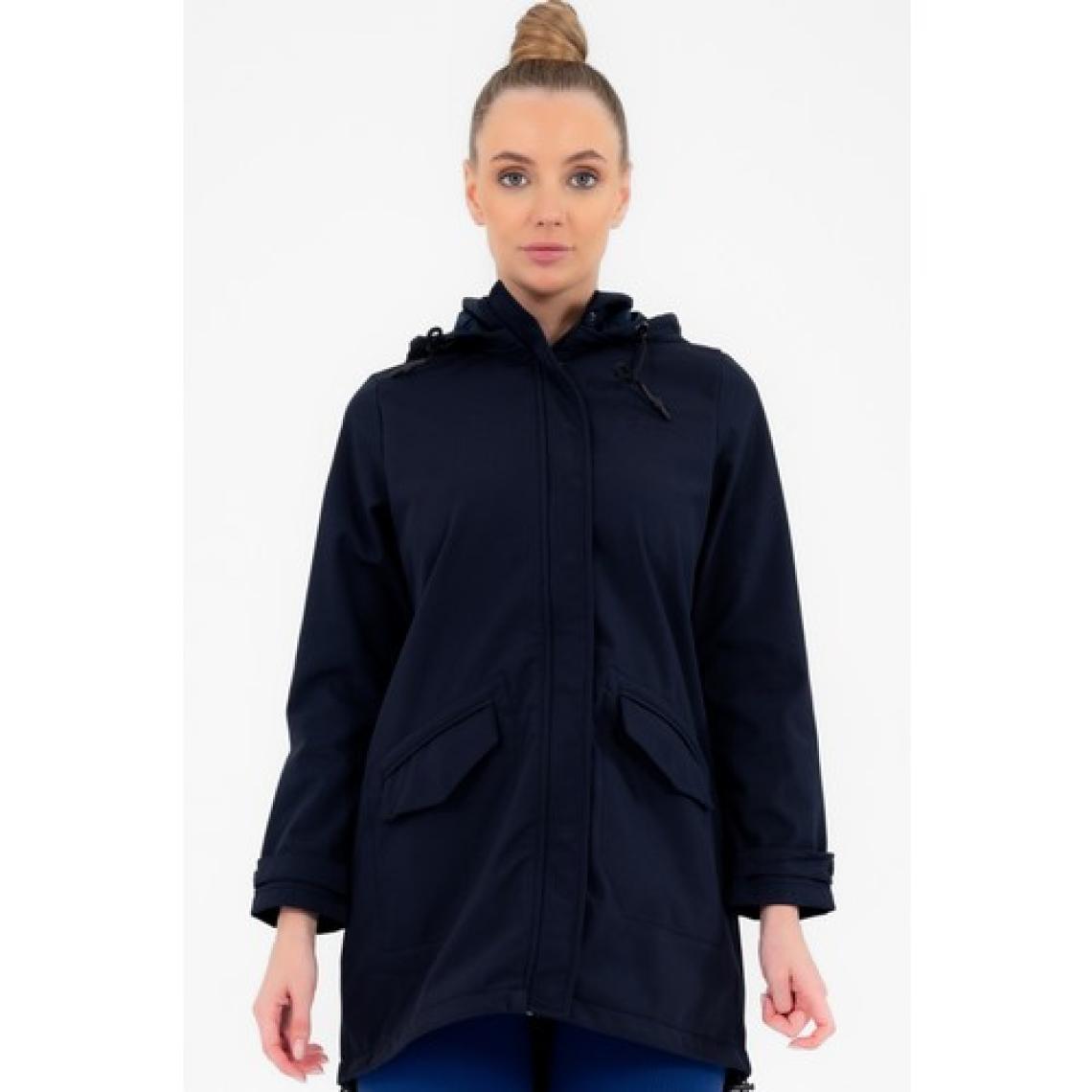 Escetic Lacivert Çıkarılabilir Kapüşonlu 2 Cepli Su Ve Rüzgar Geçirmez Kadın Softshell Mont 6331
