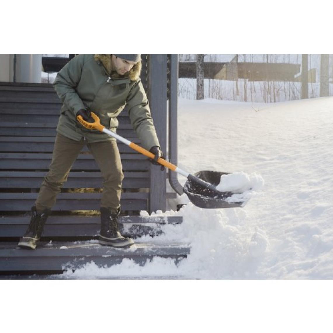 Fiskars 141001-1003468 Snowxpert™ Kar Küreği