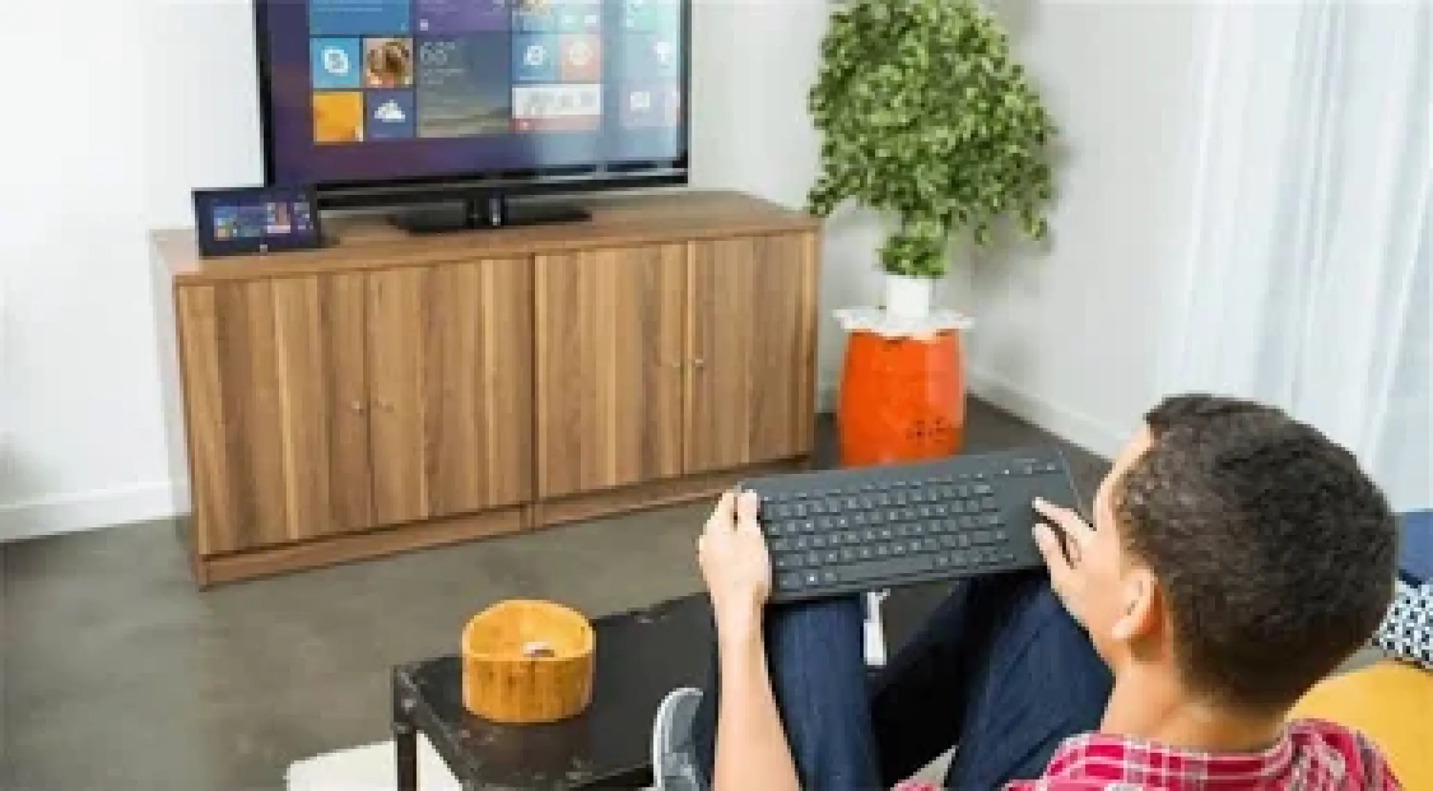 Microsoft N9Z-00017 Akıllı Tv Smart Tv Siyah All In One Kablosuz klavye