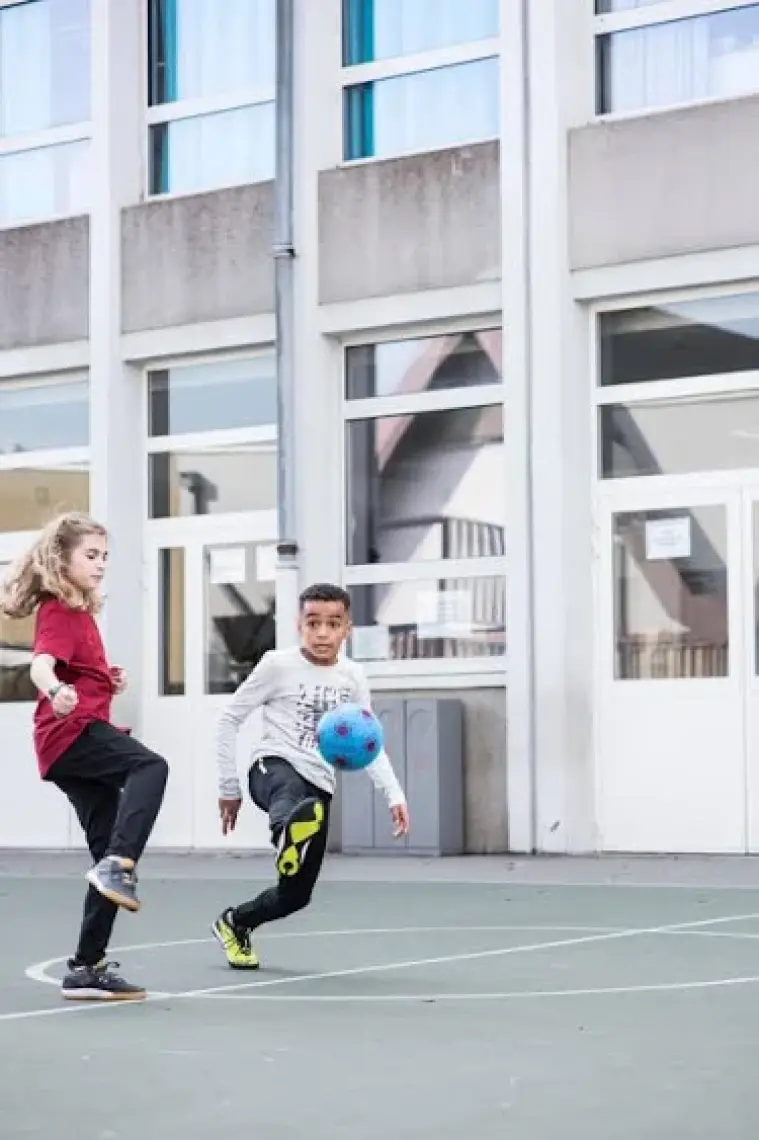 Kipsta Imviso Sünger Futbol Topu Kırmızı 3 Numara