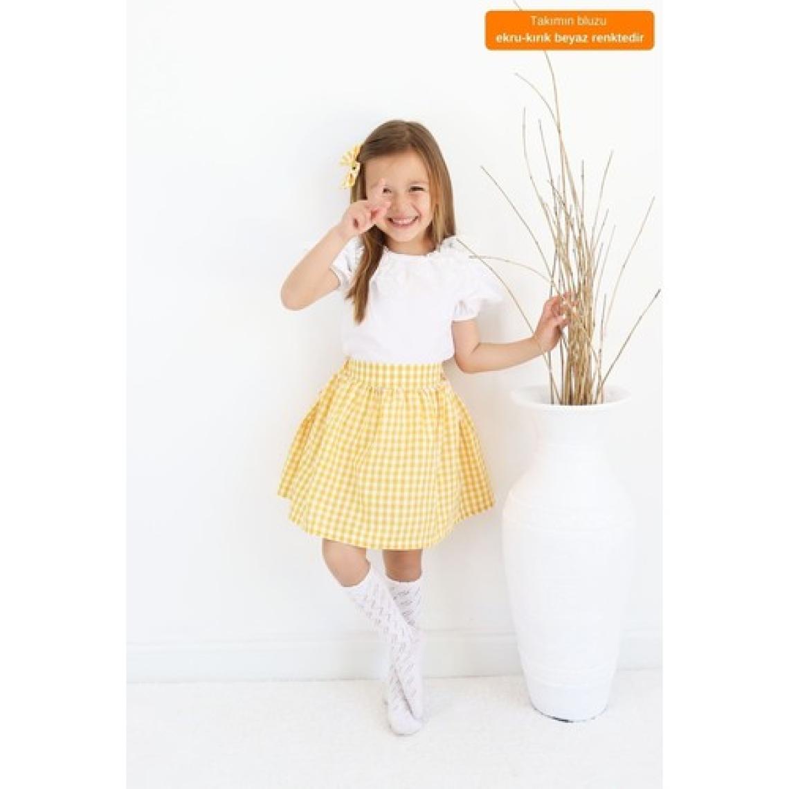 Parla Kids Kız Çocuk Daisy Bisiklet Yaka Dantel Detaylı Ekruı Kısa Kollu Bluz Ekoseli Etek Toka 3lü Takım