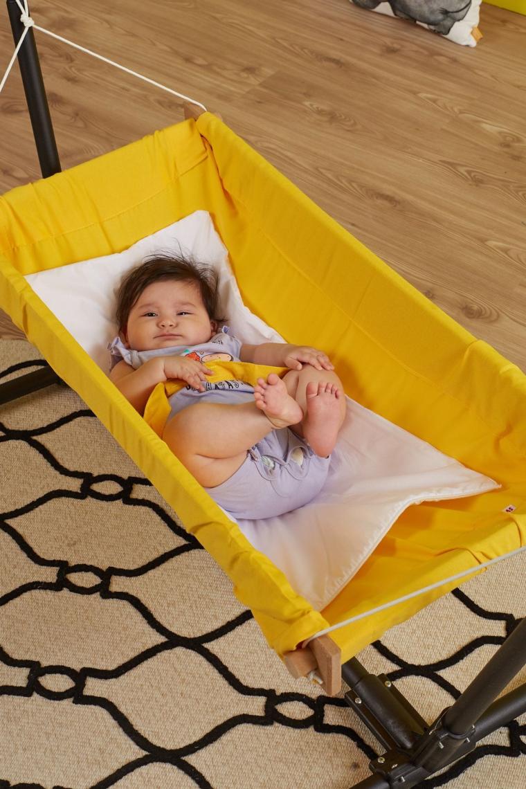 Standlı Ahşap Bebek Hamak Beşik (Sarı)
