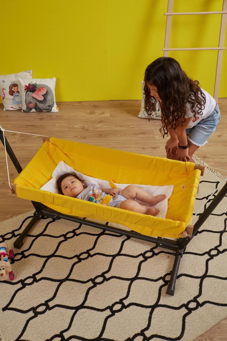 Standlı Ahşap Bebek Hamak Beşik (Sarı)